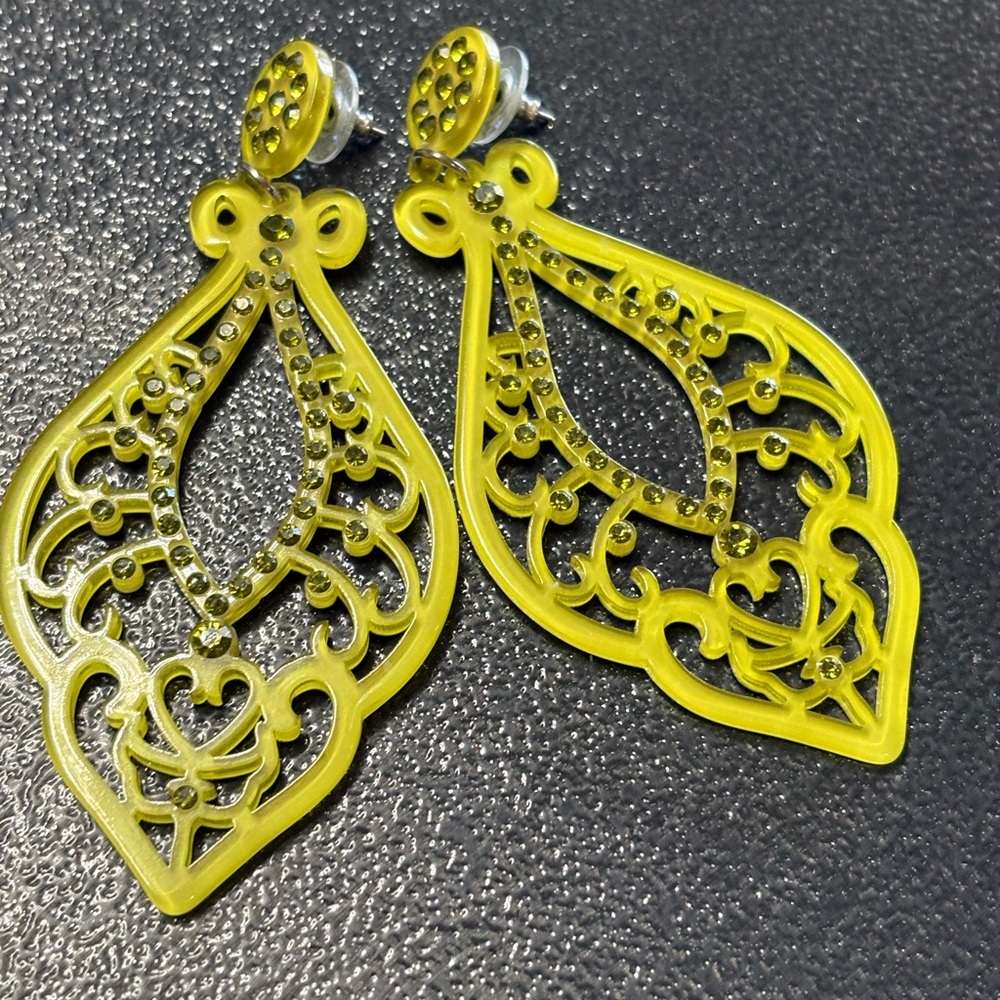 ACRYLIC AND CRYSTAL PIERCED EARRINGS